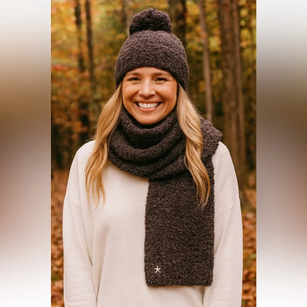 Barefoot Dreams NWT CozyChic Pom Pom Beanie & Scarf Set Espresso OS Chenille